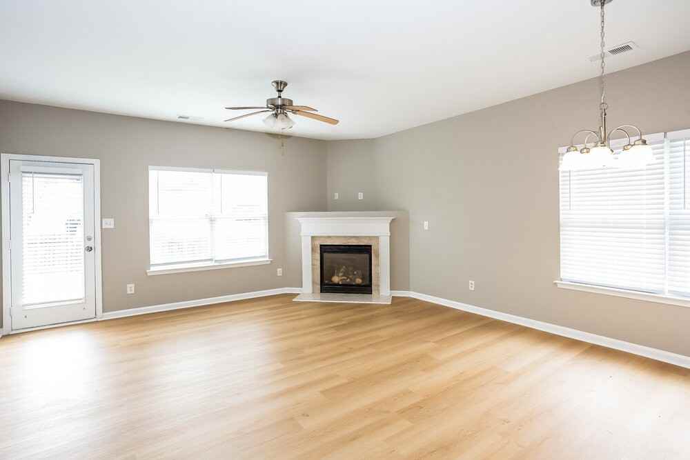 506 Lindsborg Trl - Photo 5 of 16