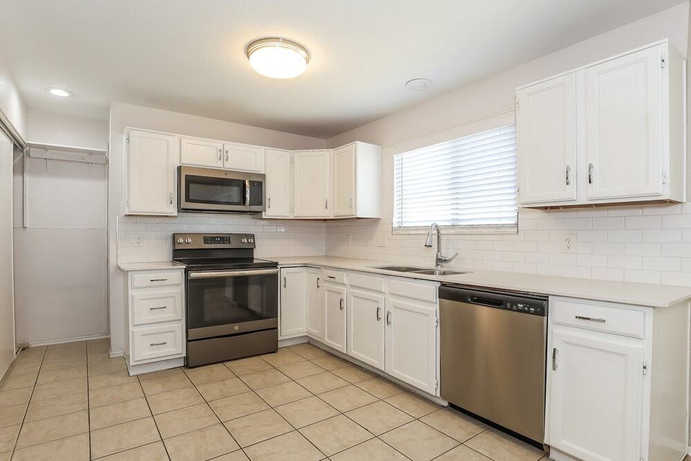 4758 W Escuda Dr - Photo 7 of 16