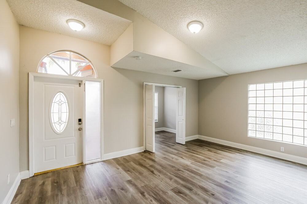 18200 Sw 6th St - Photo 4 of 16