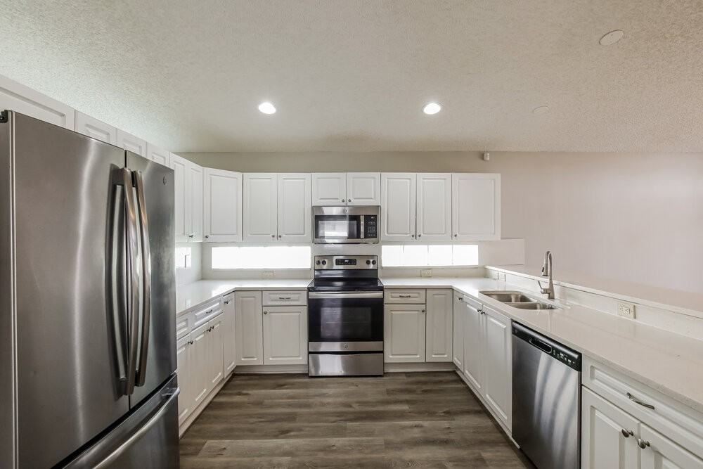 18200 Sw 6th St - Photo 5 of 16