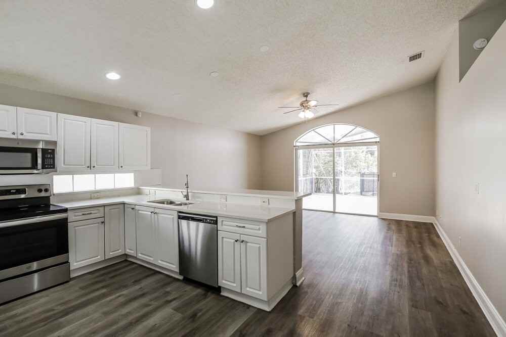 18200 Sw 6th St - Photo 6 of 16