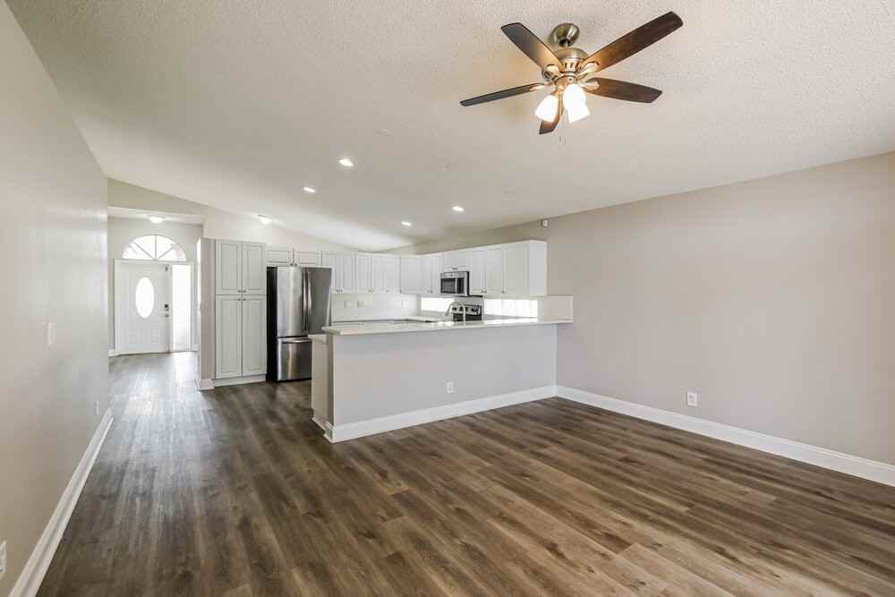 18200 Sw 6th St - Photo 7 of 16