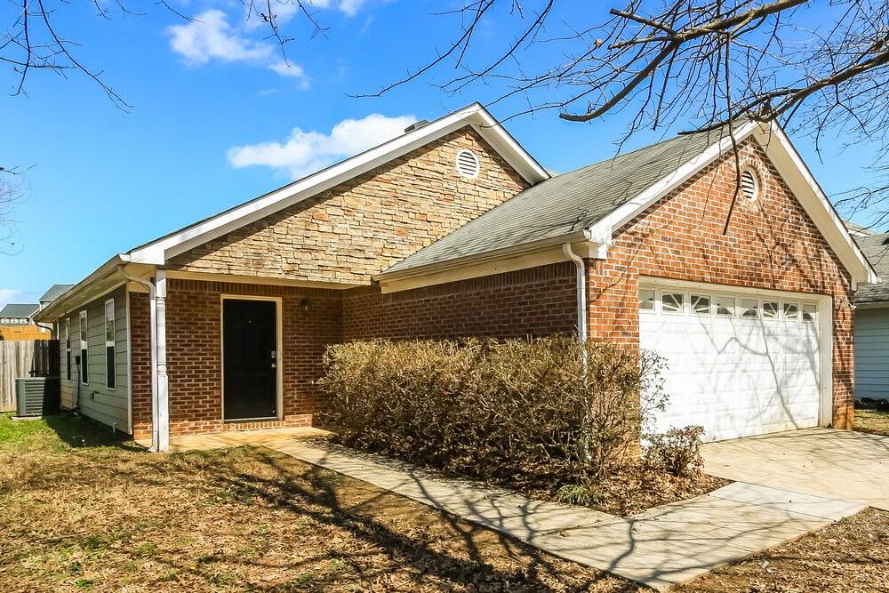 465 Cathedral Dr - Photo 4 of 17