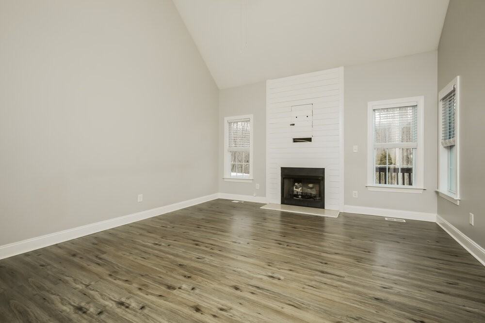 49 E Trafalgar Ct - Photo 4 of 17