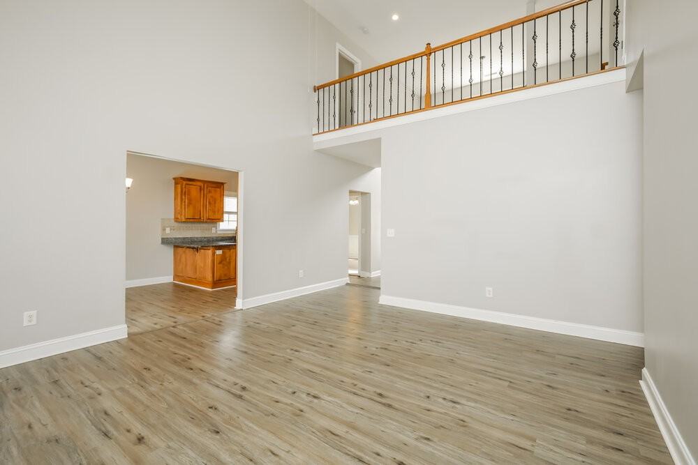 49 E Trafalgar Ct - Photo 5 of 17