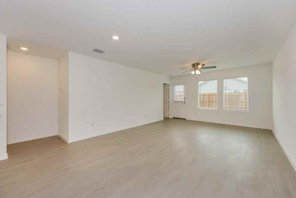 1219 Maple St - Photo 6 of 16