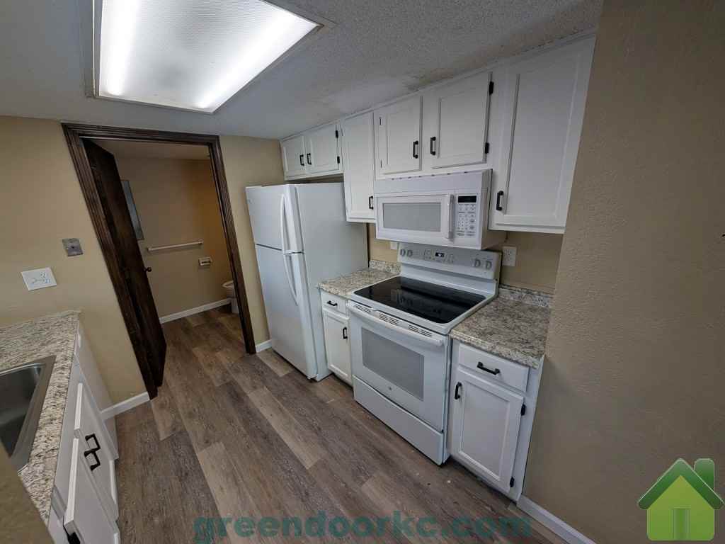 16510 W 141st St #16510 - Photo 6 of 15