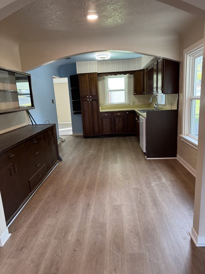 913 Simpson Ave #1 - Photo 2 of 14