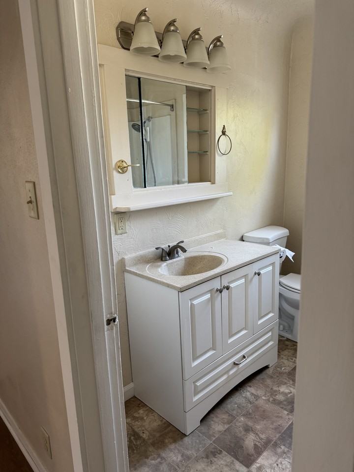 913 Simpson Ave #1 - Photo 6 of 14