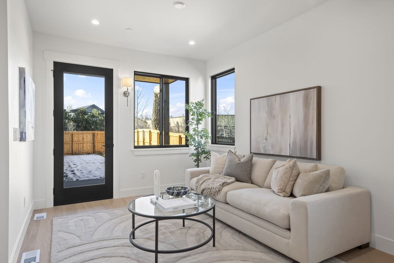 415 East Street - A #A - Photo 5 of 37