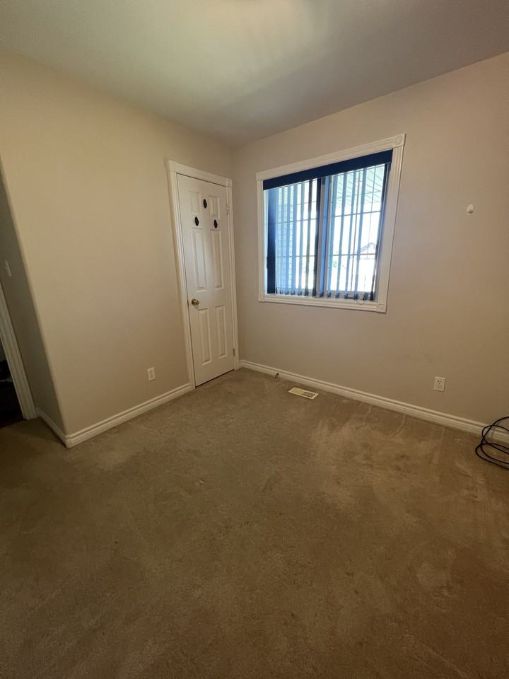 157 Milroy Dr - Photo 3 of 31