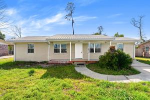 featured image of 2004 Greenbriar Blvd #1