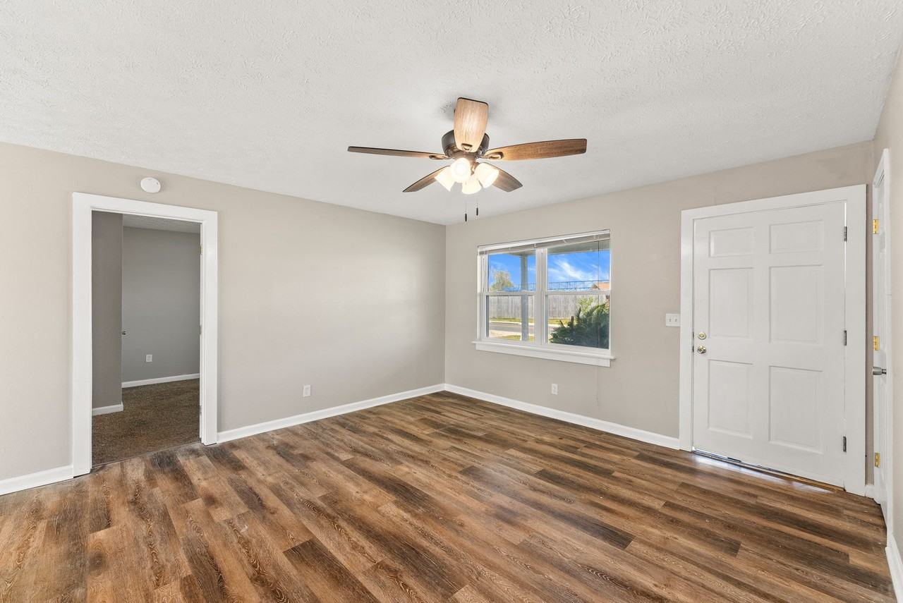 2004 Greenbriar Blvd #1 - Photo 3 of 29