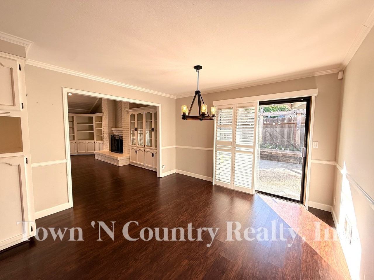 1198 Loyola Dr - Photo 7 of 30