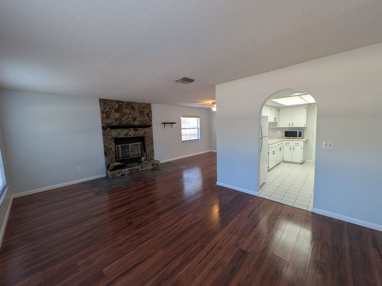 2510 W Dolphin Dr - Photo 7 of 20