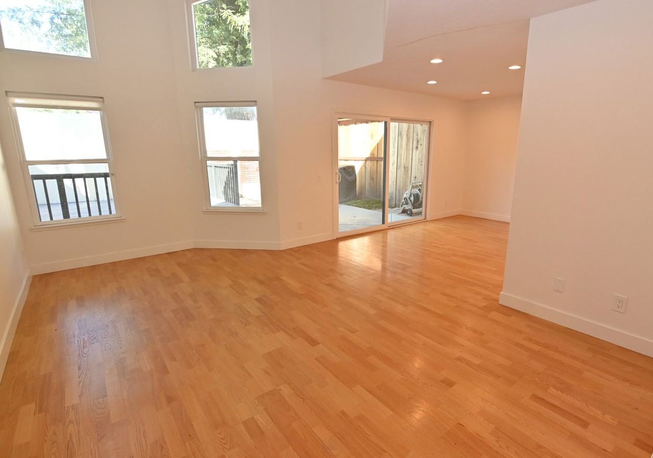 4877 Lago Vista Cir - Photo 2 of 24