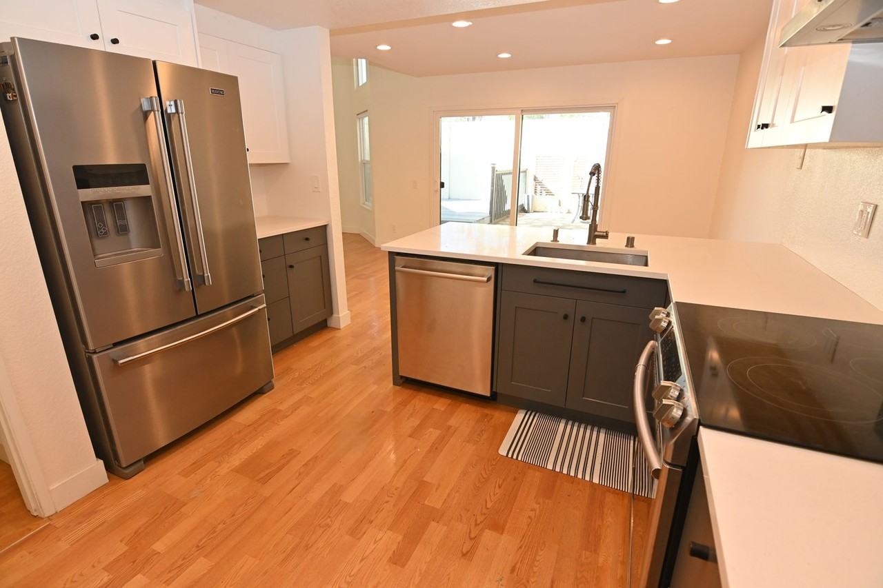 4877 Lago Vista Cir - Photo 7 of 24