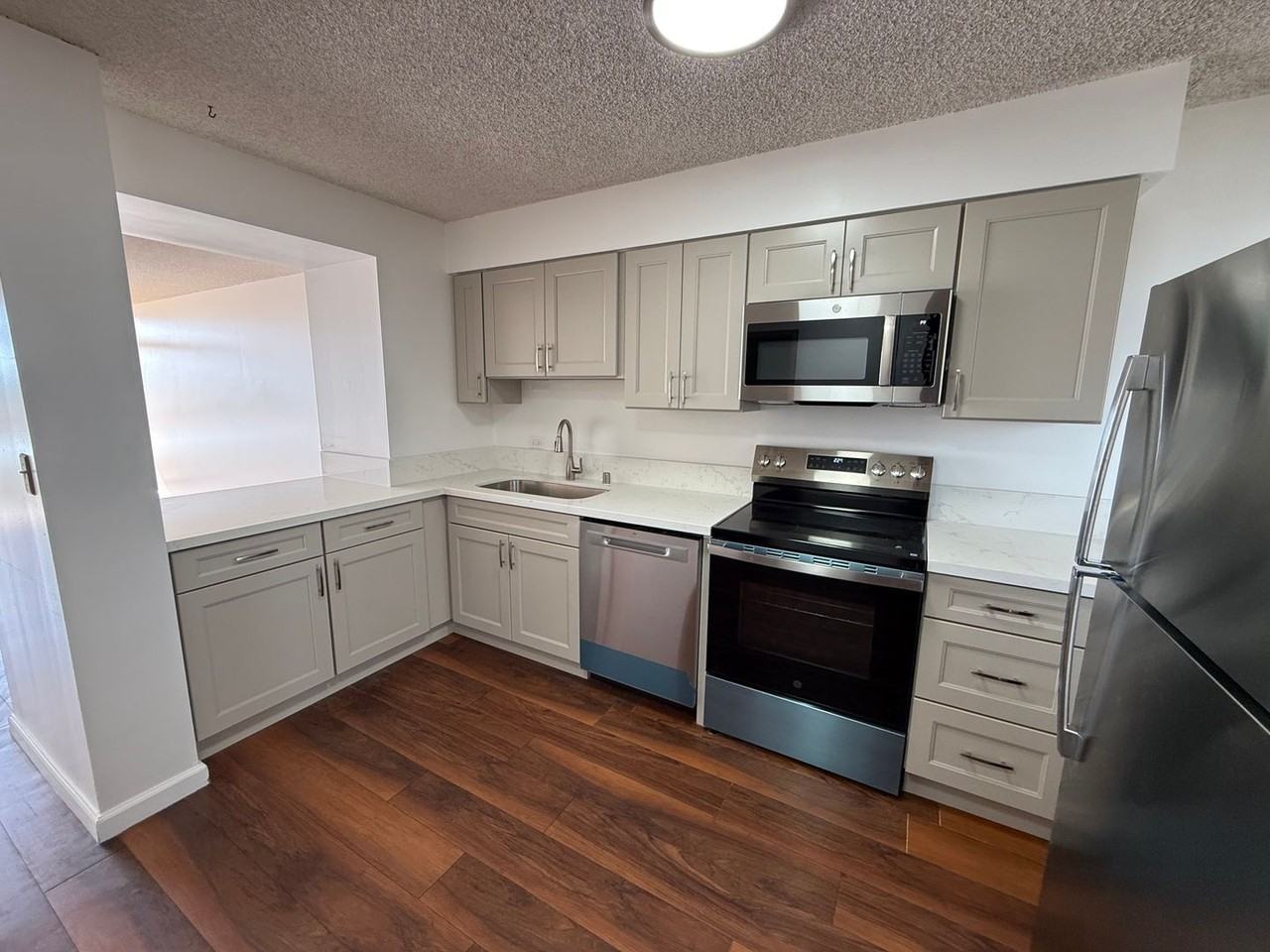 500 University Ave #930 - Photo 4 of 13