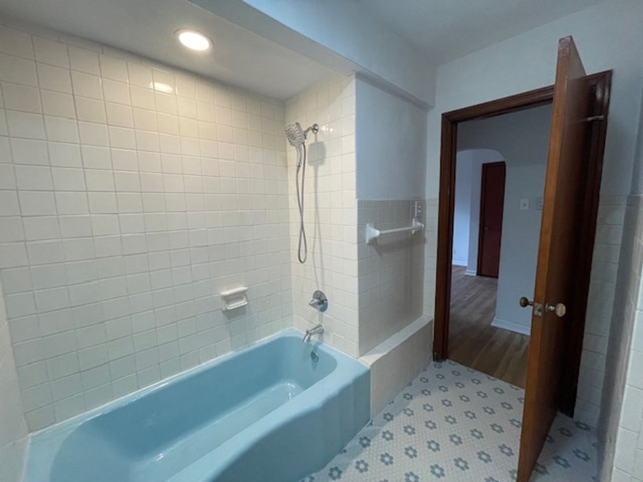 10021 Saint Clair St - Photo 4 of 11