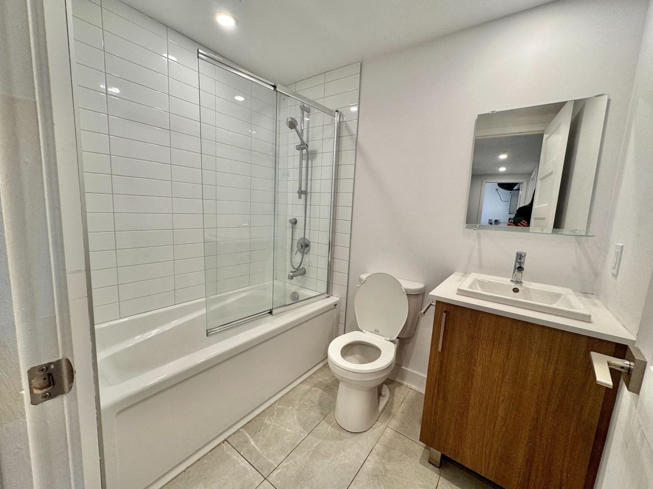 2693 Boulevard Pie-Ix - 104 #104 - Photo 4 of 10