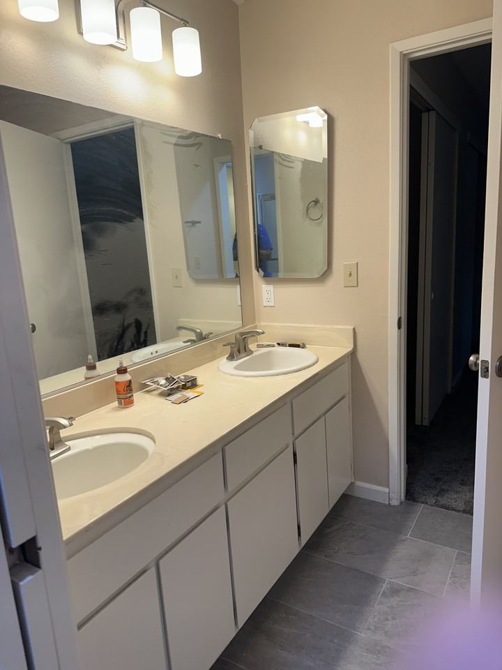 355 Susan Ct #1 - Photo 4 of 8