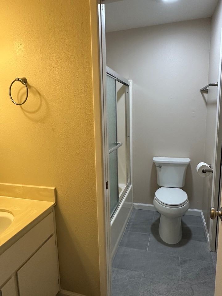 355 Susan Ct #1 - Photo 5 of 8