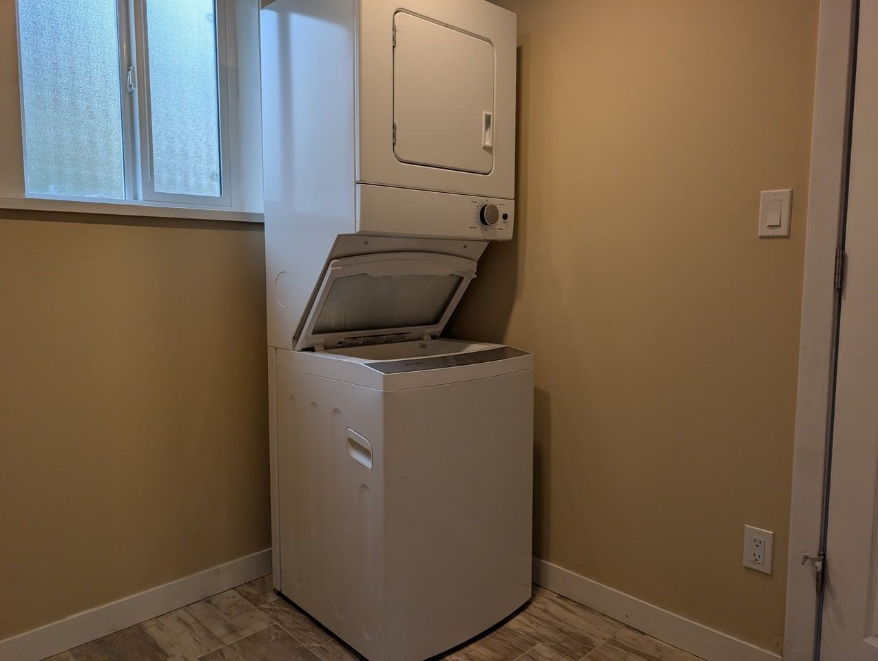 7894 Hurd St #1 - Photo 4 of 11