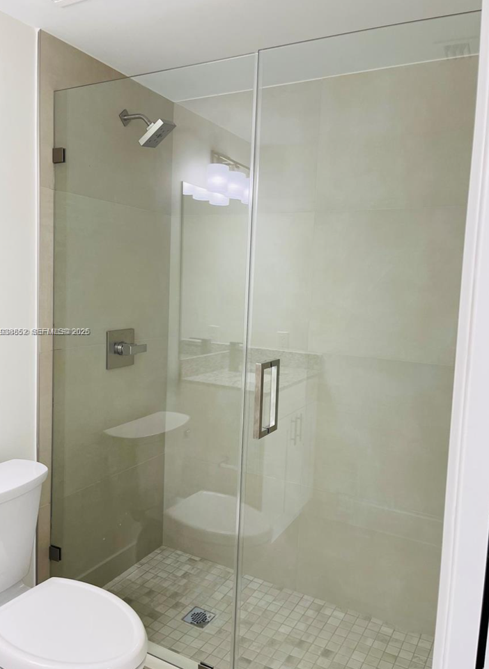 310 East 7th Street - Photo 5 of 10