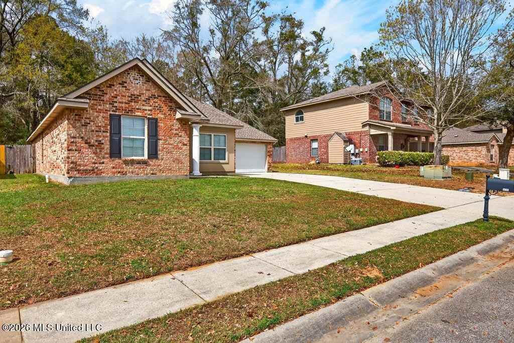 10261 English Manor Dr - Photo 2 of 30
