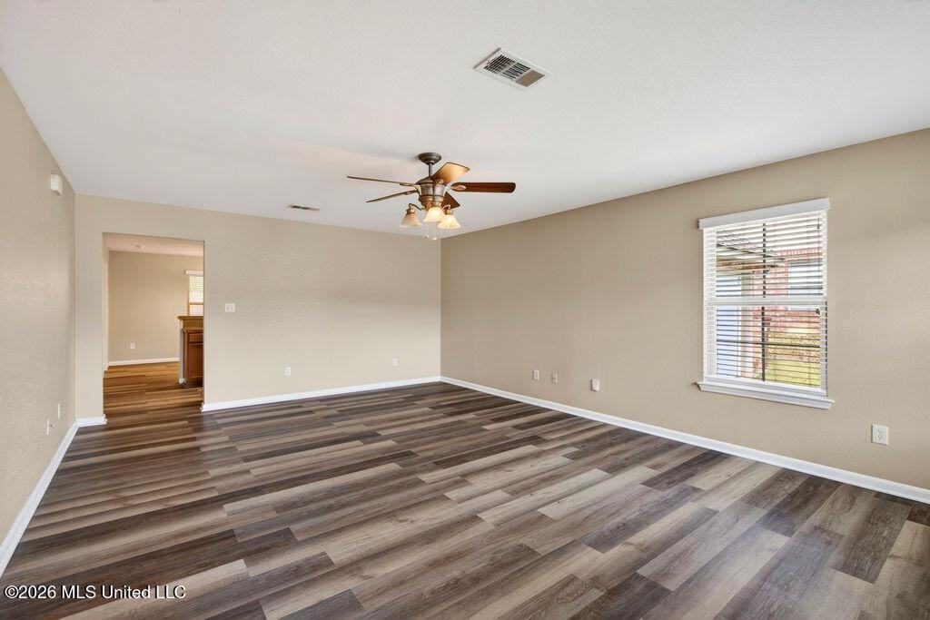 10261 English Manor Dr - Photo 4 of 30