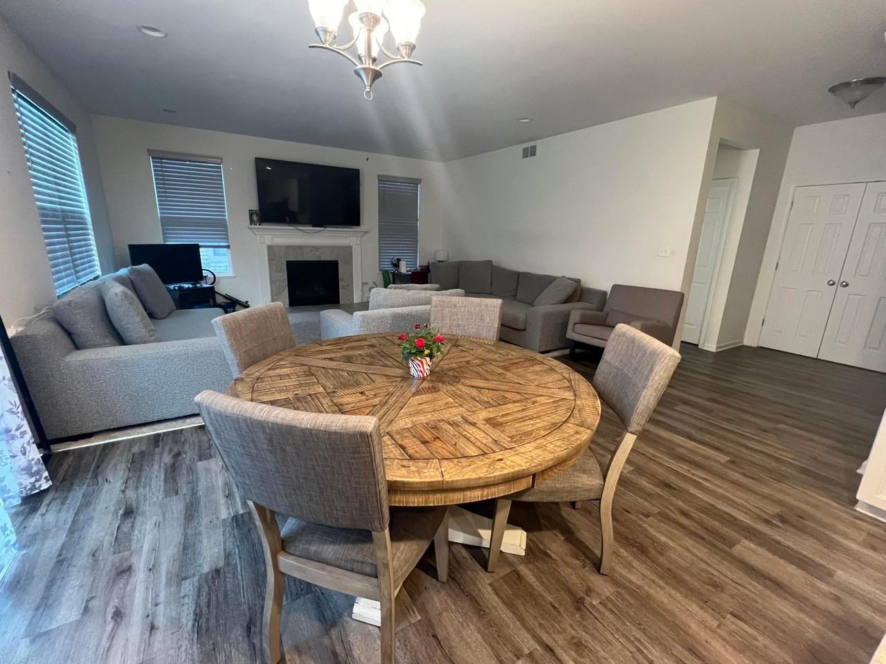 10193 California St - Photo 3 of 33