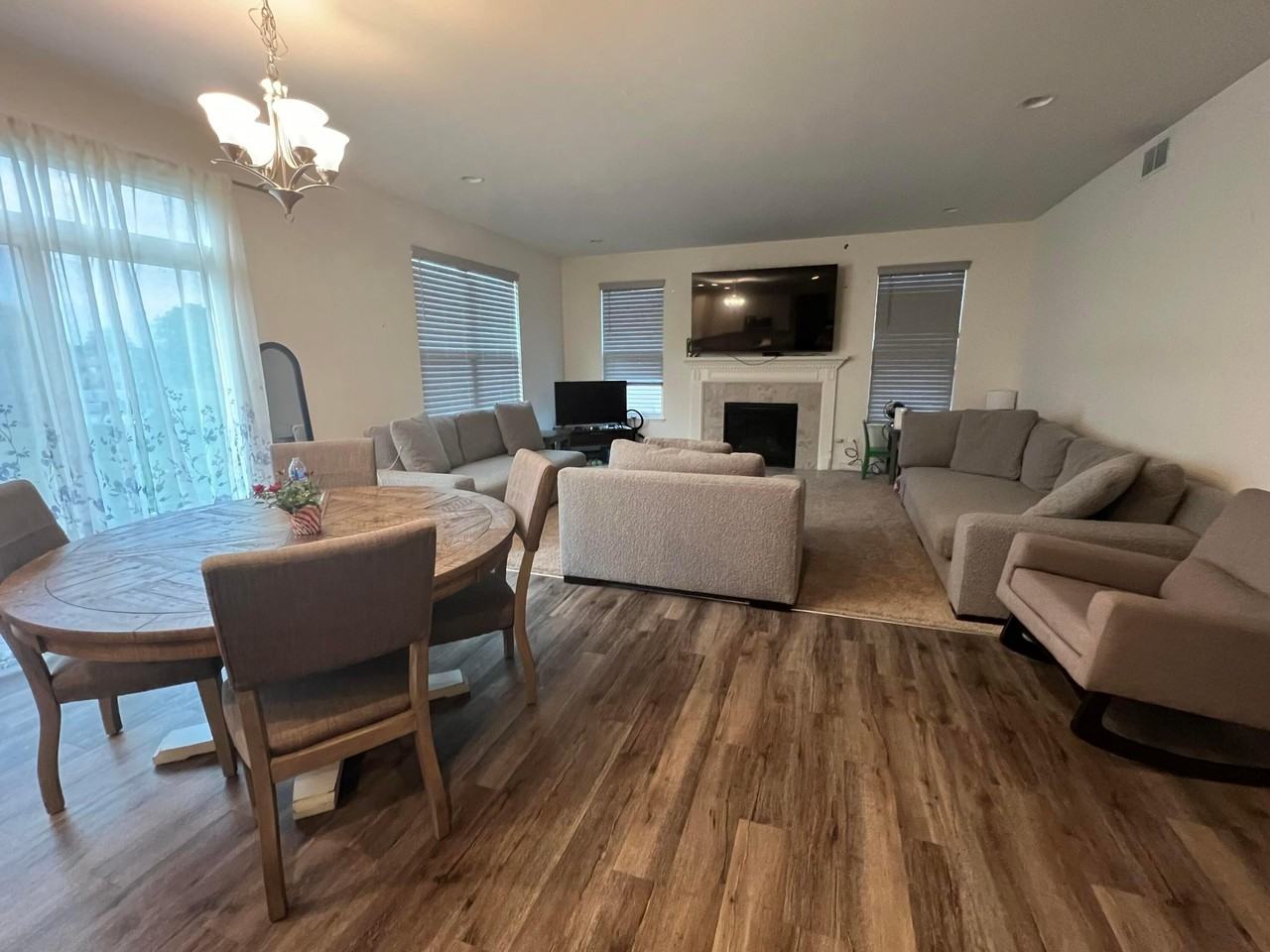 10193 California St - Photo 5 of 33