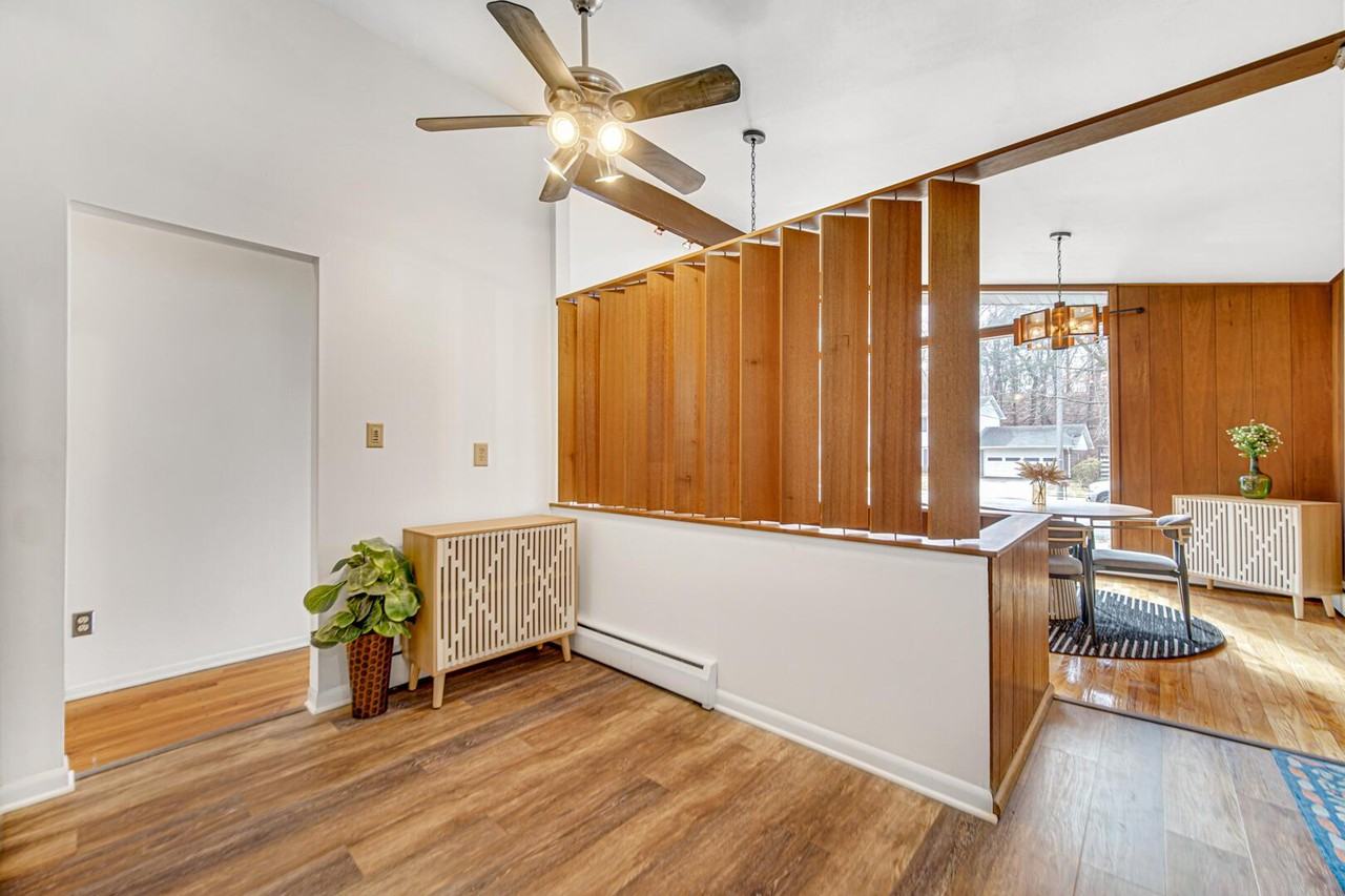 8234 Hickory Ave - Photo 4 of 32