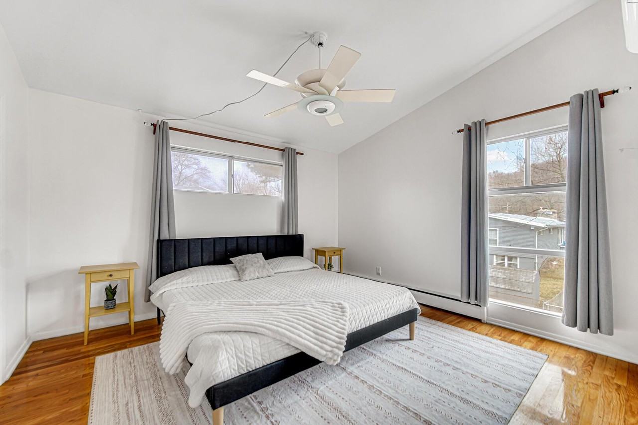 8234 Hickory Ave - Photo 6 of 32