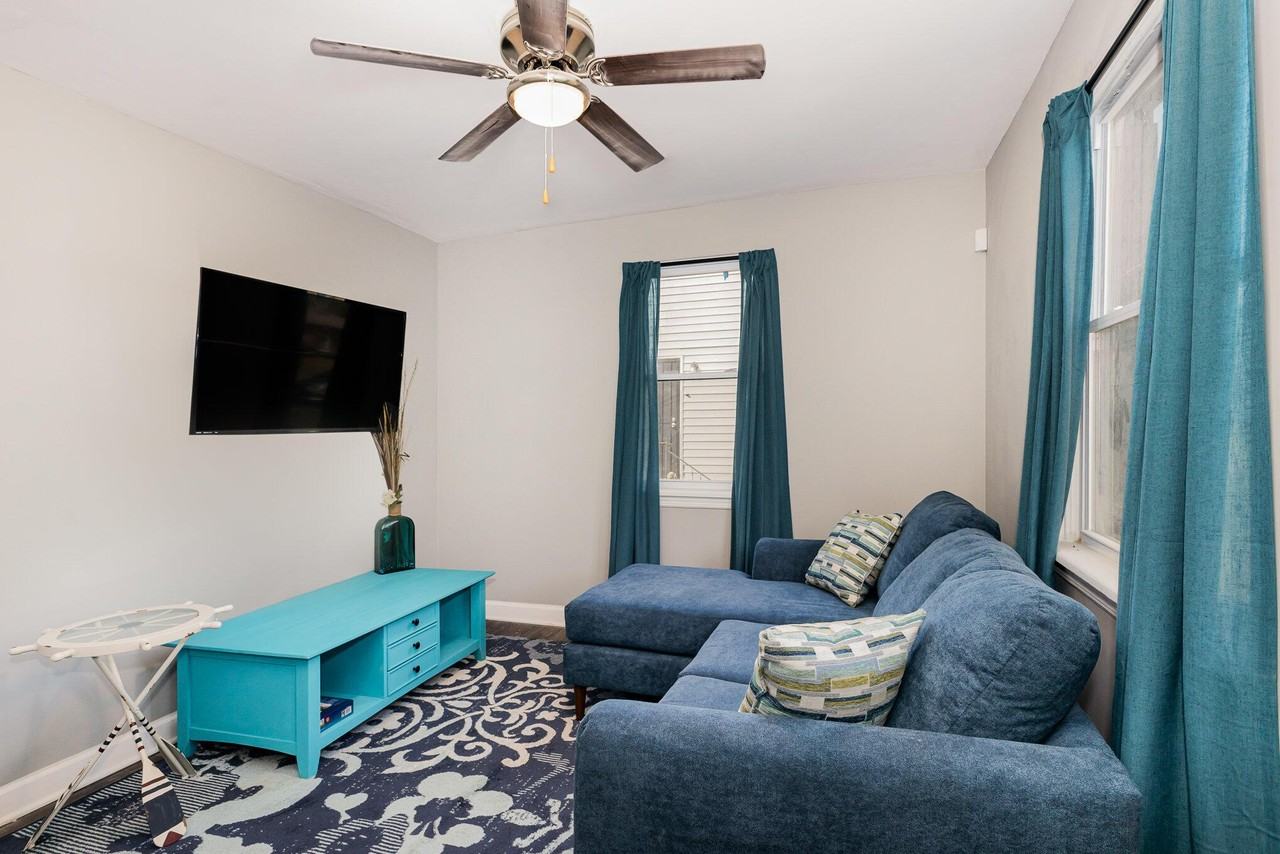 6519 E 4th Ave - Photo 5 of 12