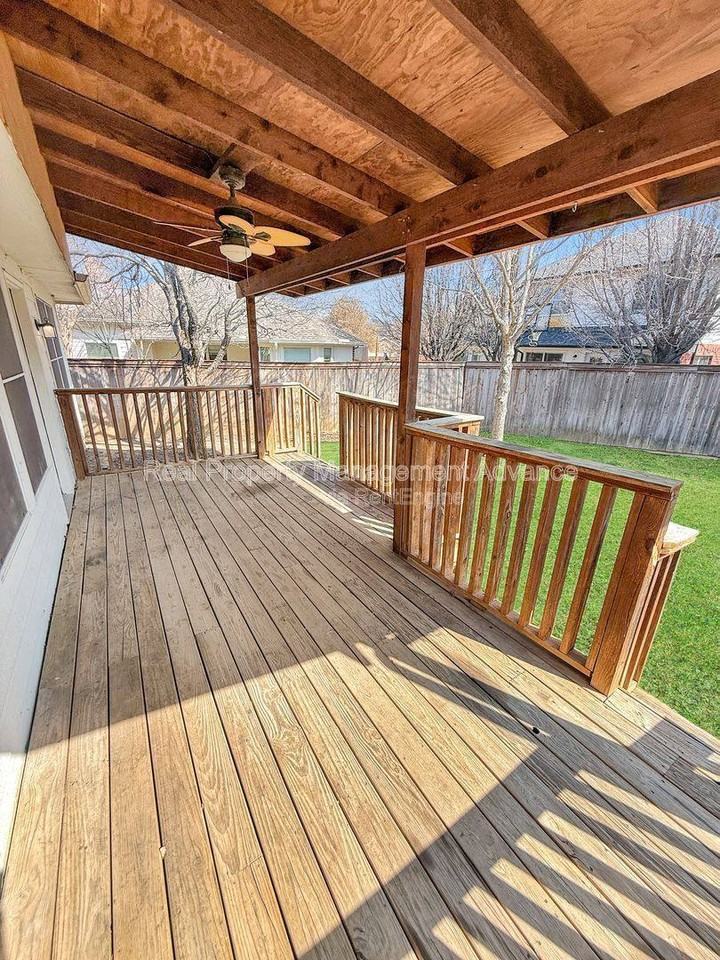 1054 Warbler - Photo 3 of 10