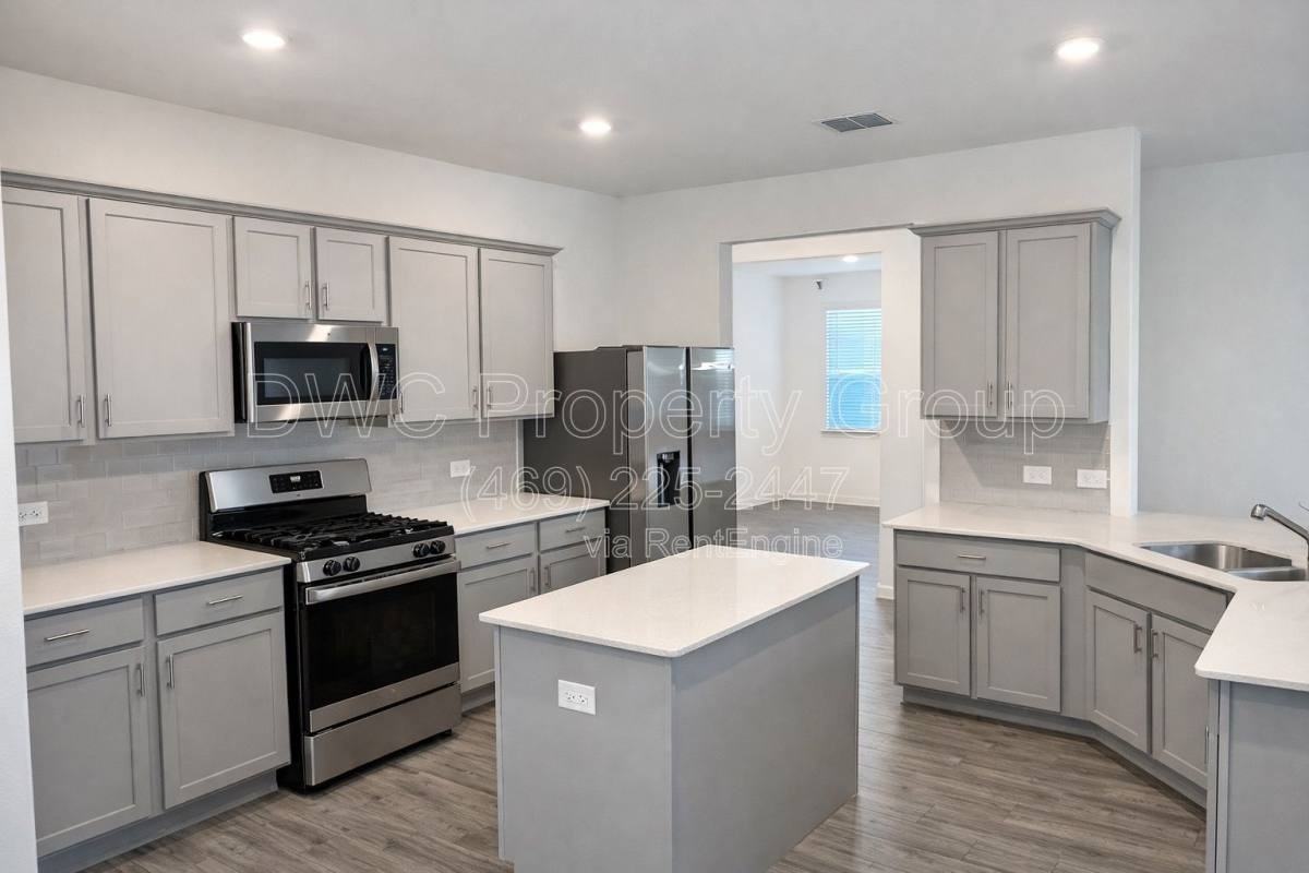 1208 Mesquite Ln - Photo 2 of 10