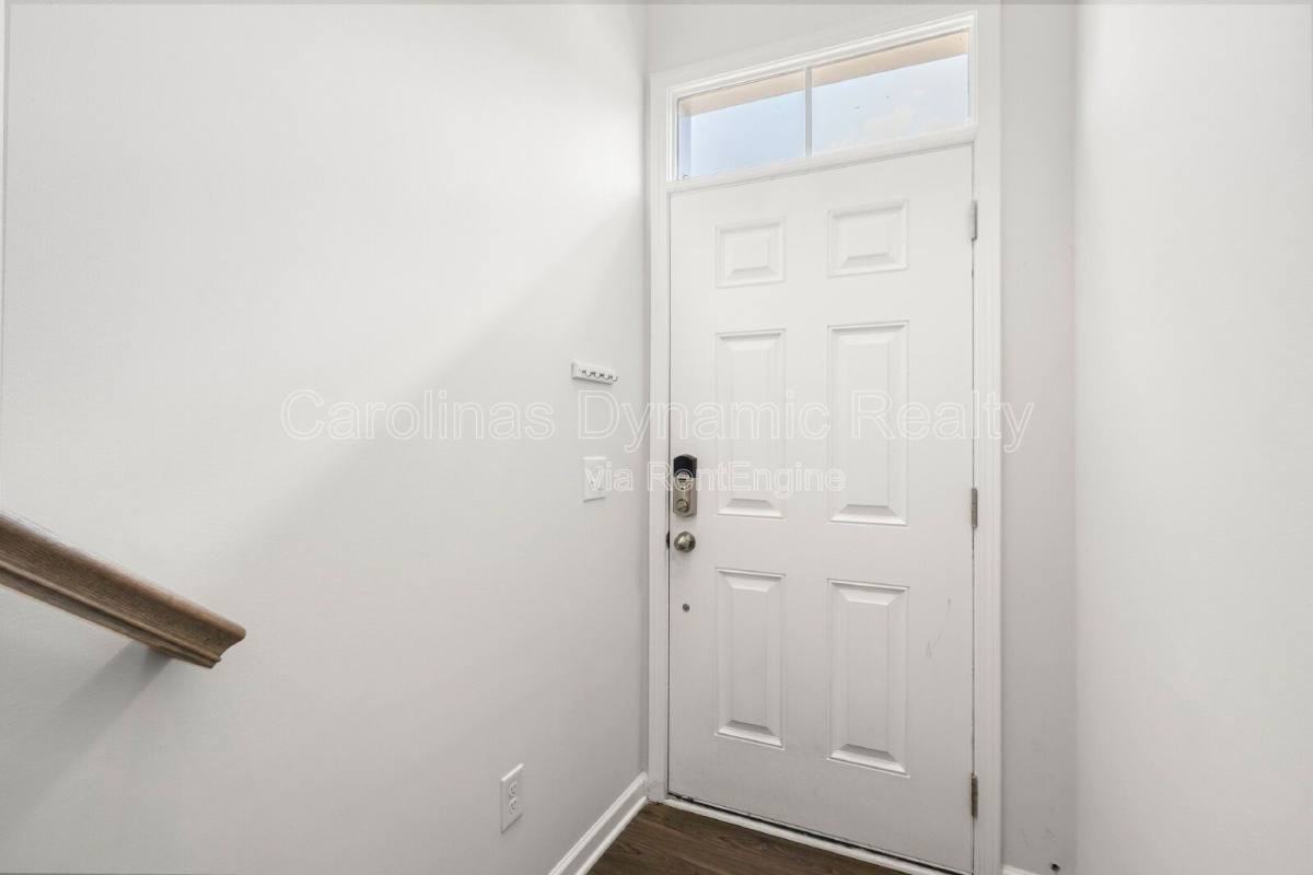 6985 Waterstone Dr - Photo 2 of 10