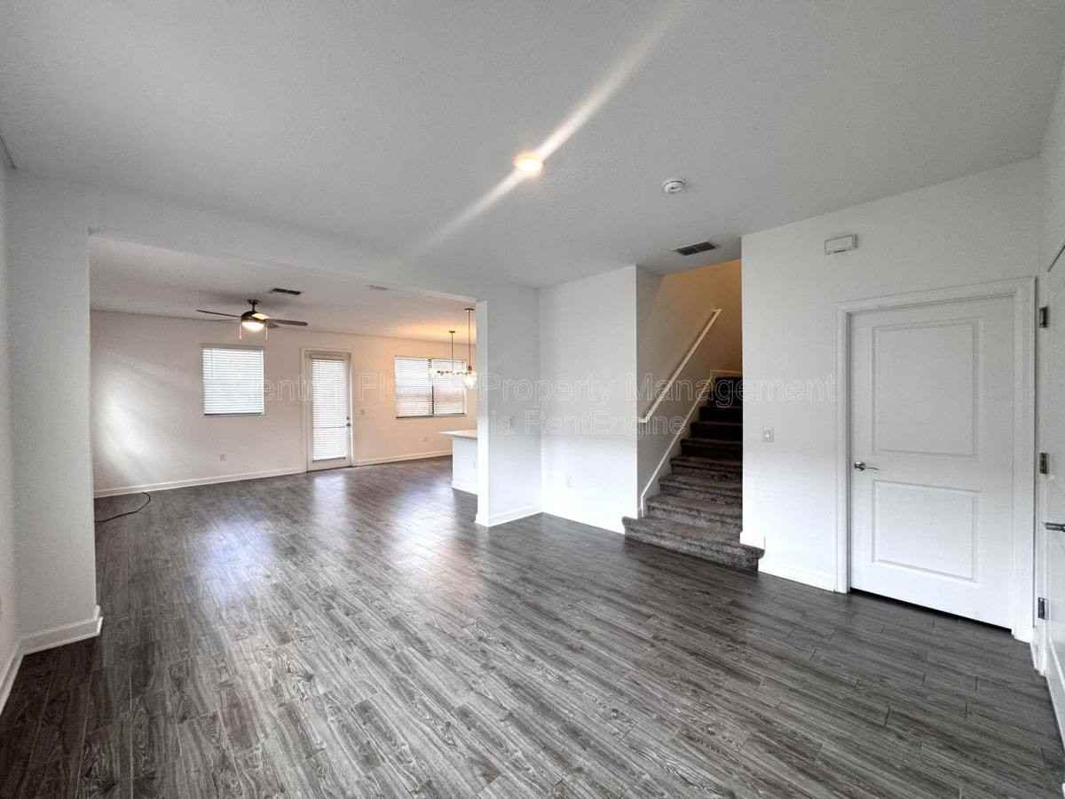 1256 Payne Stewart Dr - Photo 2 of 10