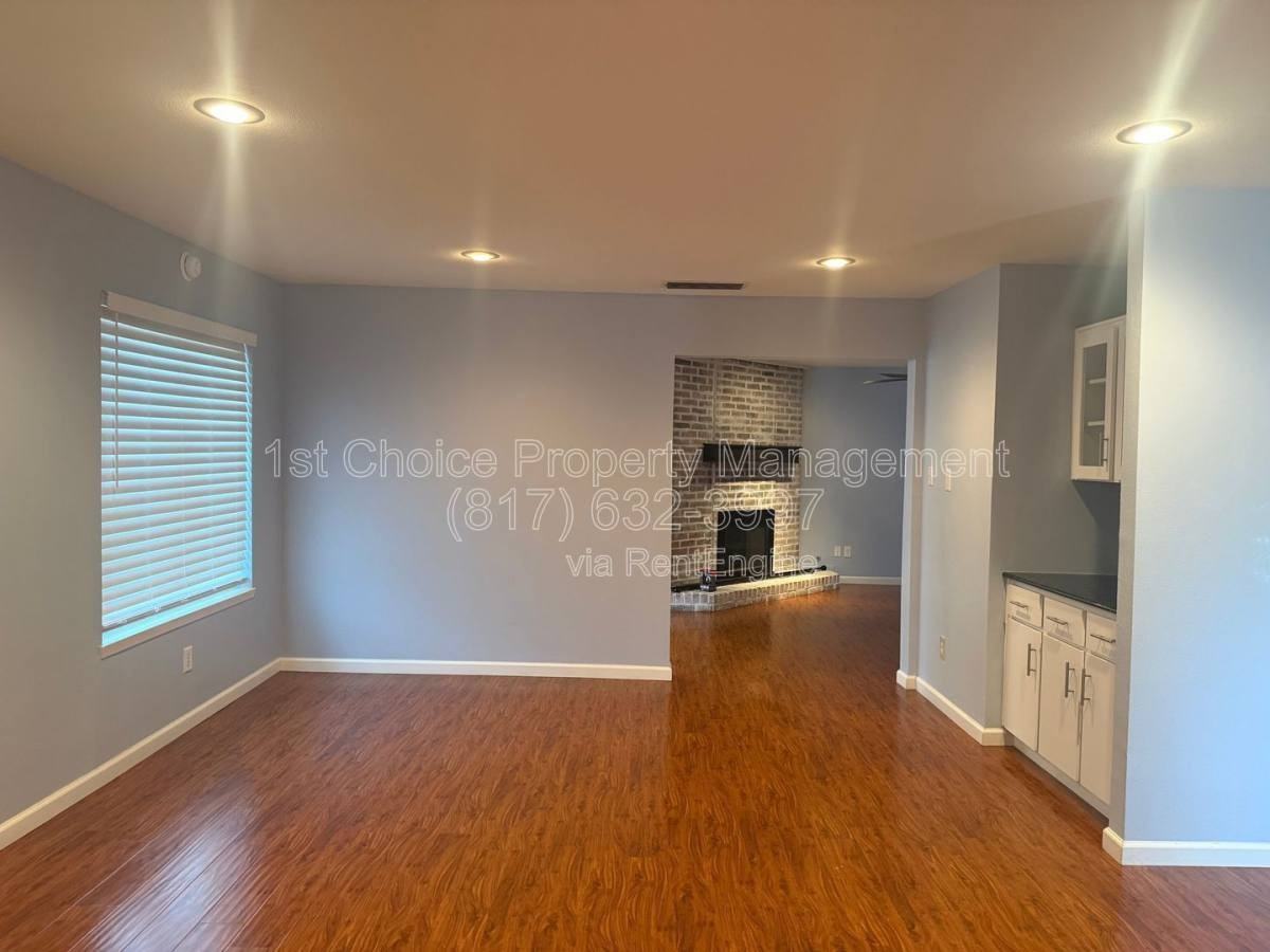 2712 Scenic Hills Dr - Photo 2 of 10