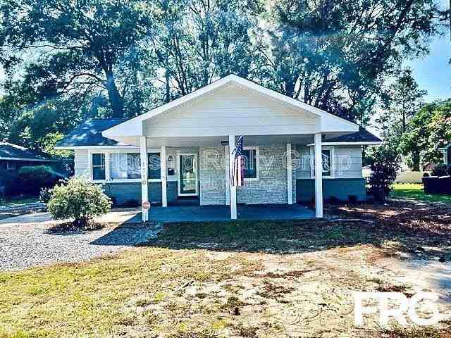 1710 Beech St - Photo 3 of 10