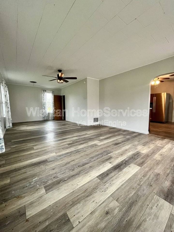 2545 N County Rd #1740 - Photo 4 of 10