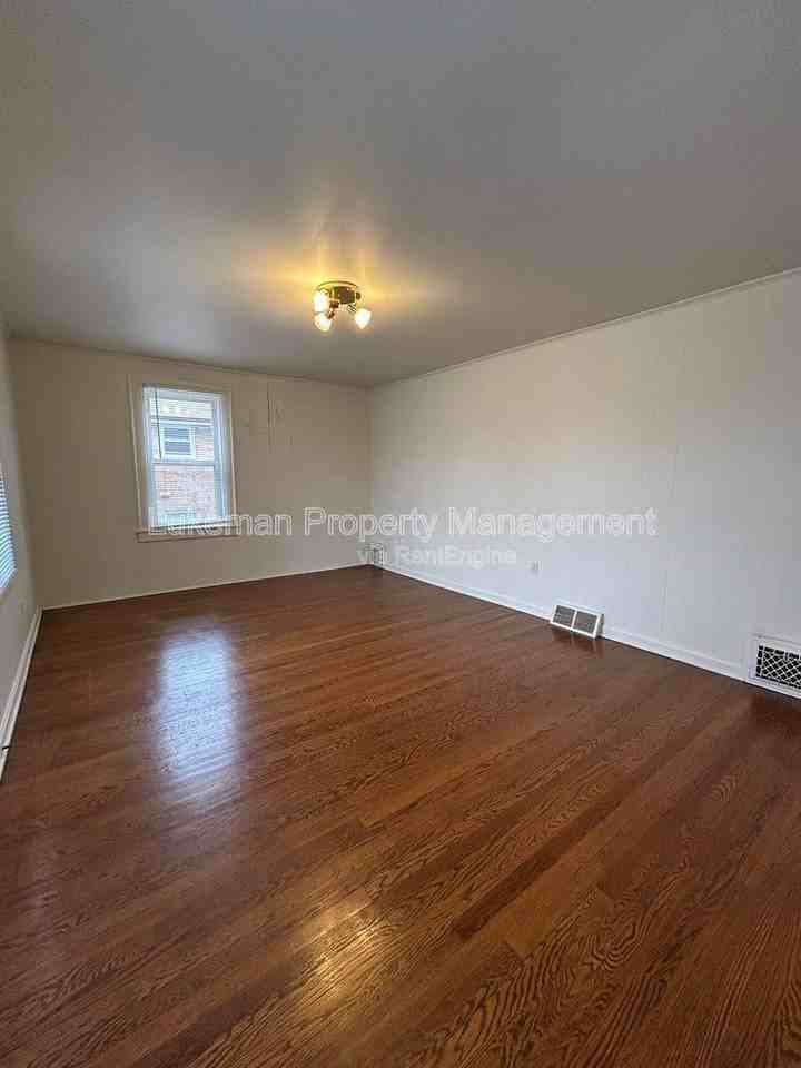 3013 Portage St #2 - Photo 4 of 10