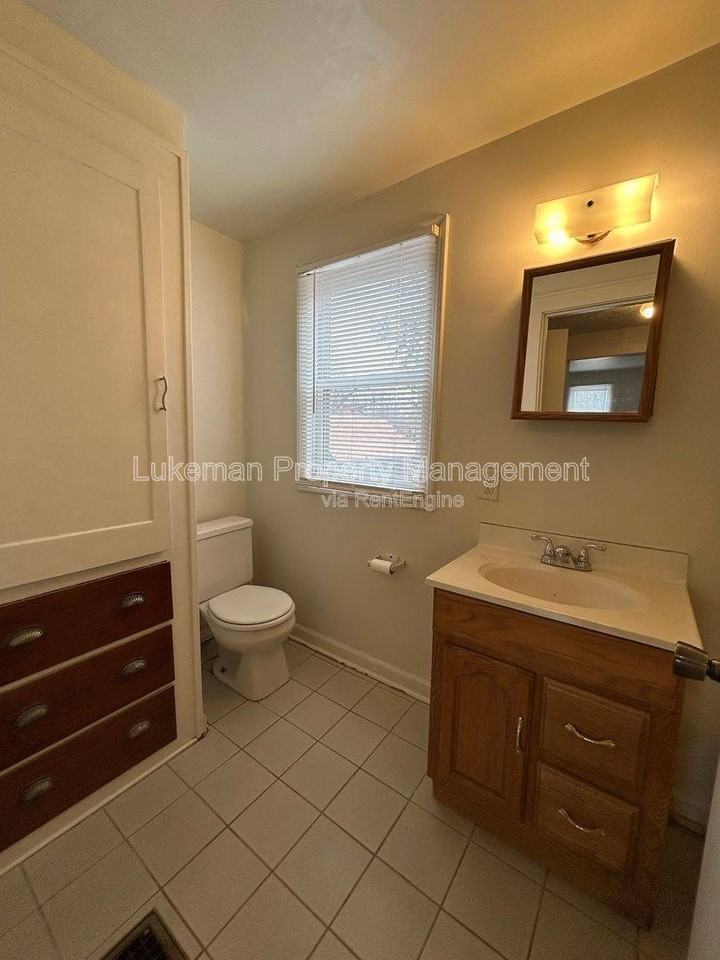 3013 Portage St #2 - Photo 7 of 10