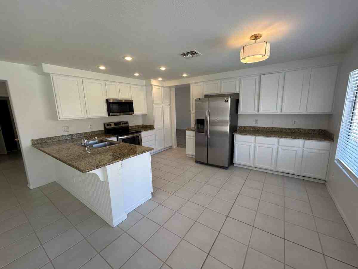 17315 N Kimberly Way - Photo 3 of 10