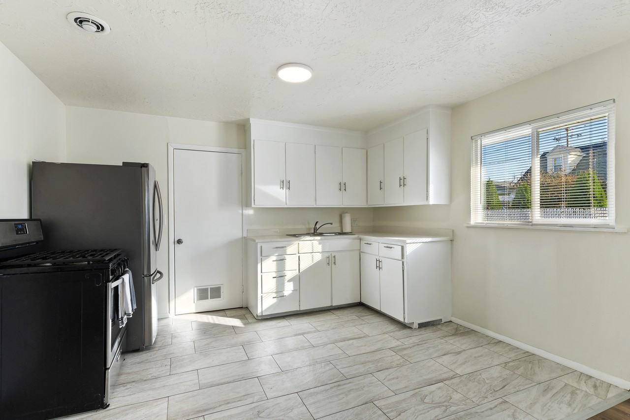 291 E Garden Ave - Photo 3 of 32