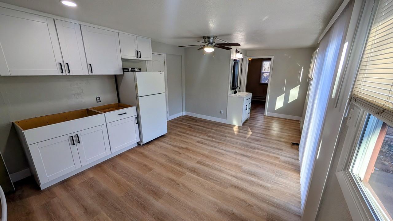 513 W Uintah St #2 - Photo 7 of 15