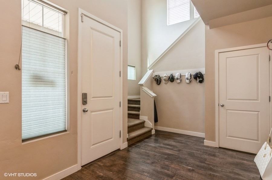 12557 S Kimber Ln - Photo 3 of 18