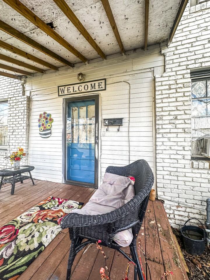 210 Thurston Ave #C - Photo 5 of 16