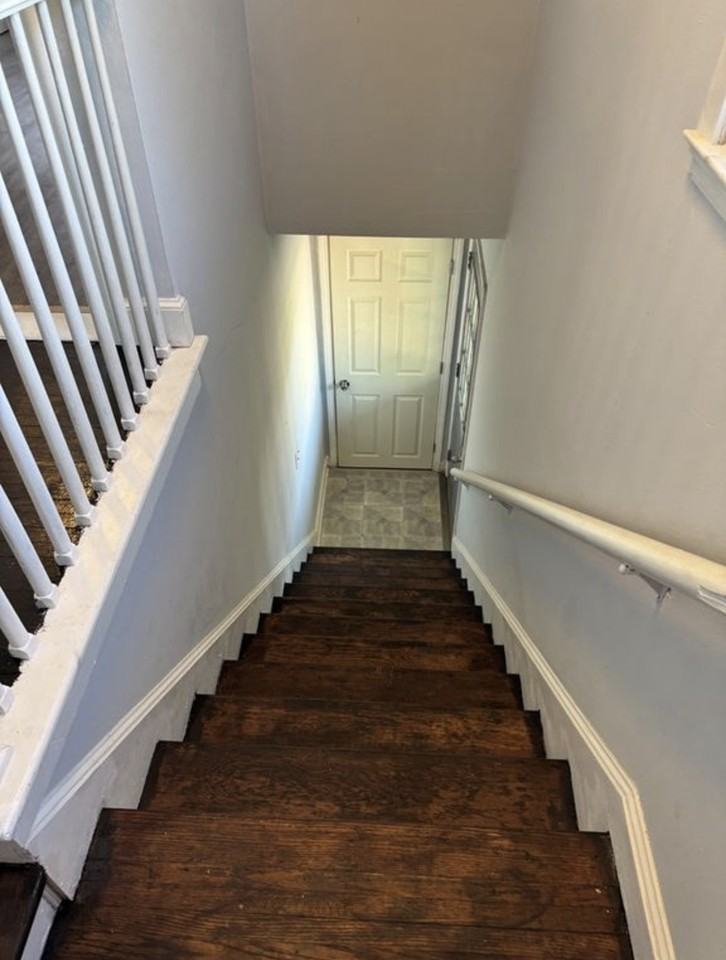 353 Sturges Ave #2UPSTAIRS - Photo 5 of 8